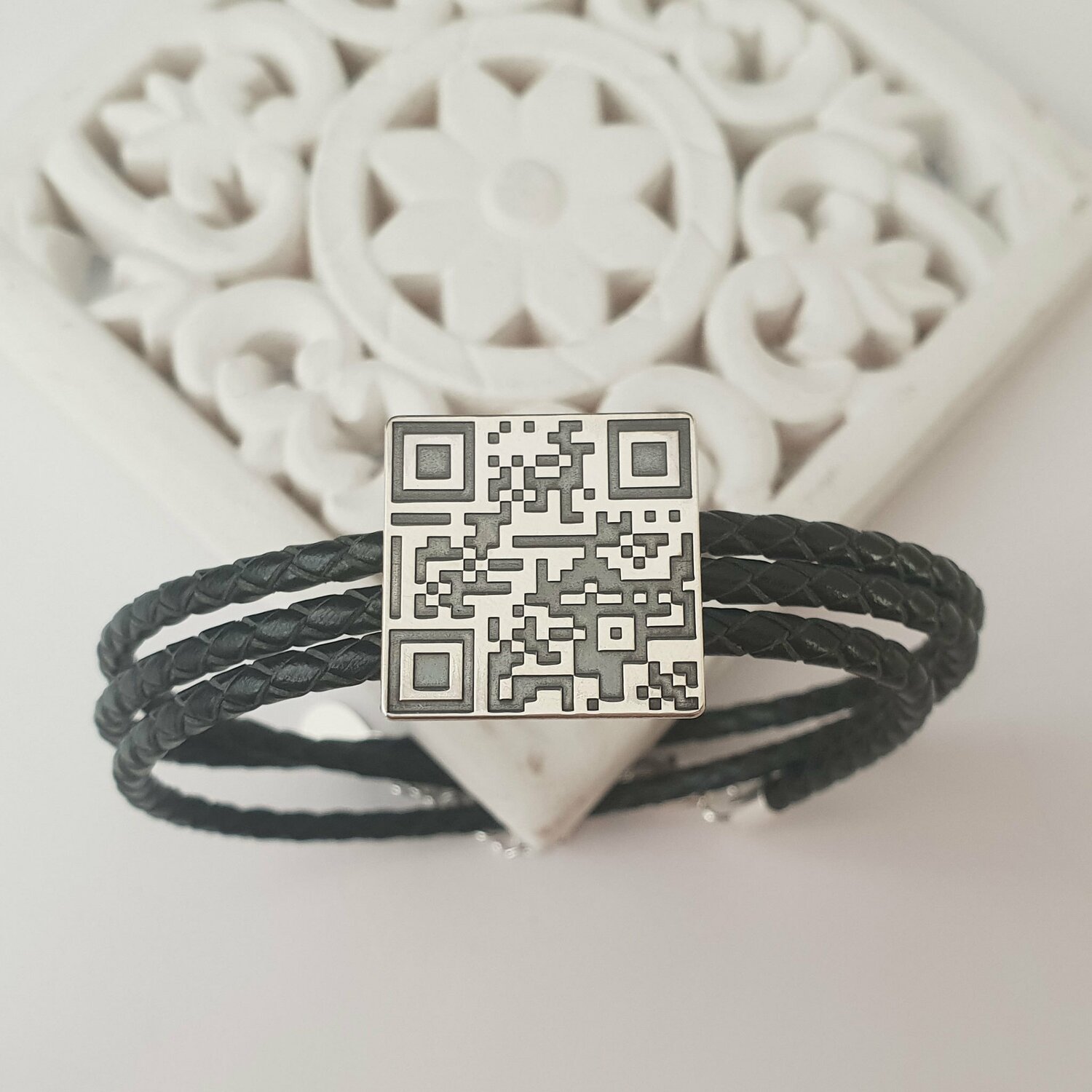 Bratara barbati - personalizata cu QR code - Argint 925 si Piele impletita