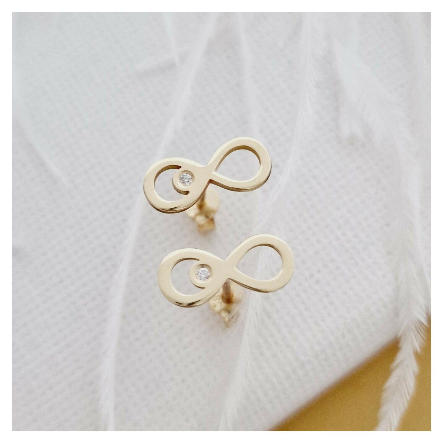 Cercei cu Diamante naturale - Infinit - Aur Galben 14K - Inchizatoare surub